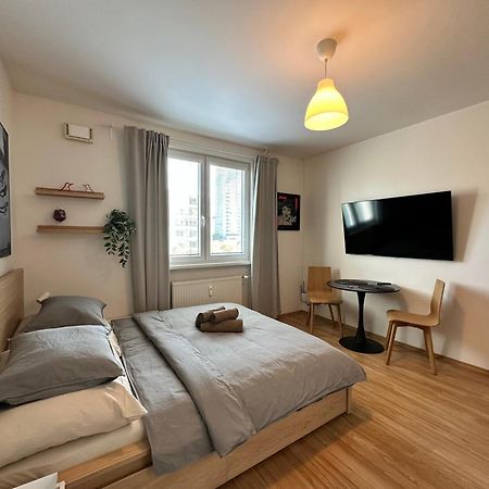 Cozy Studio Apartment In The Wider Center Bratislava Eksteriør bilde