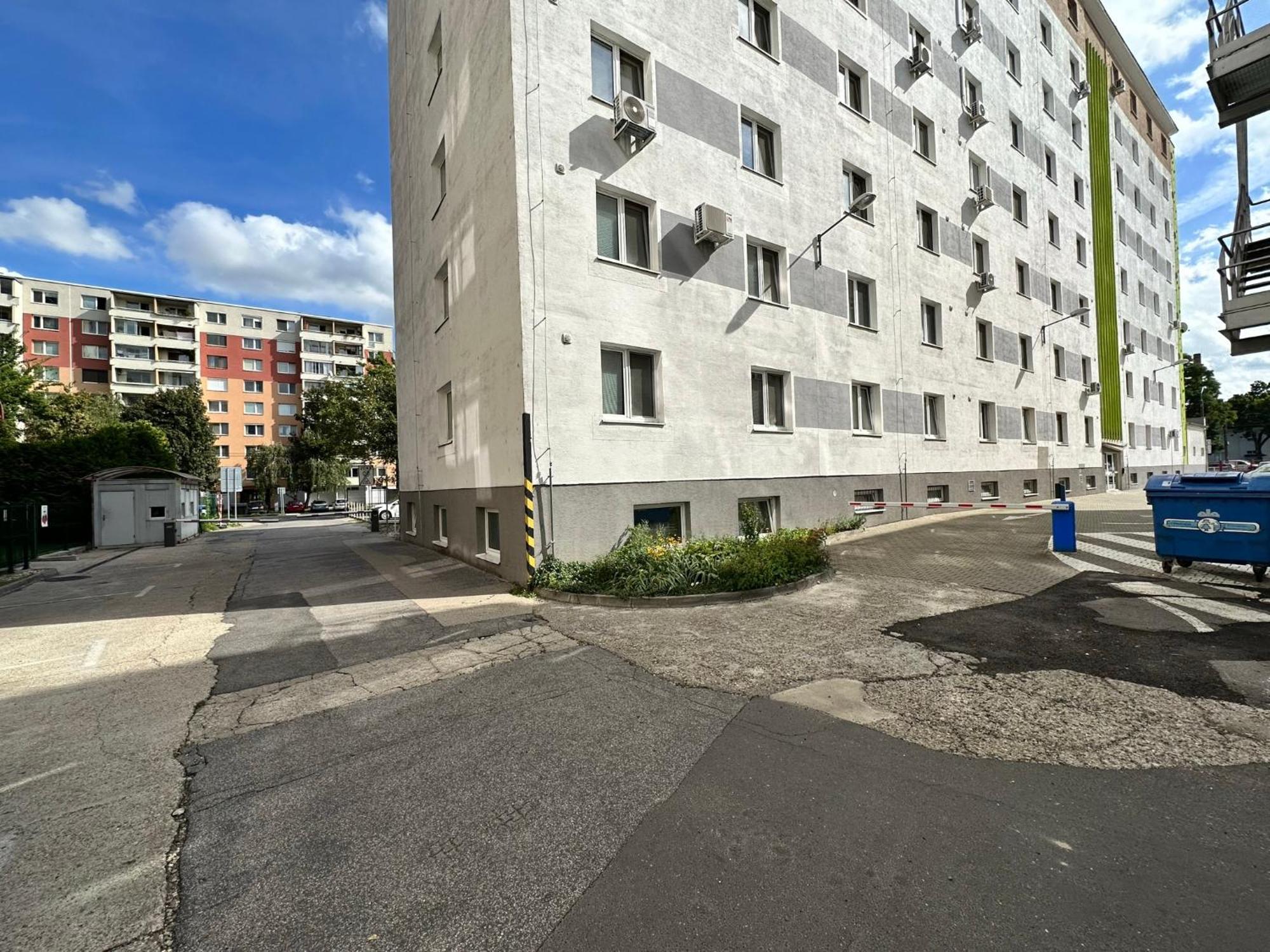 Cozy Studio Apartment In The Wider Center Bratislava Eksteriør bilde