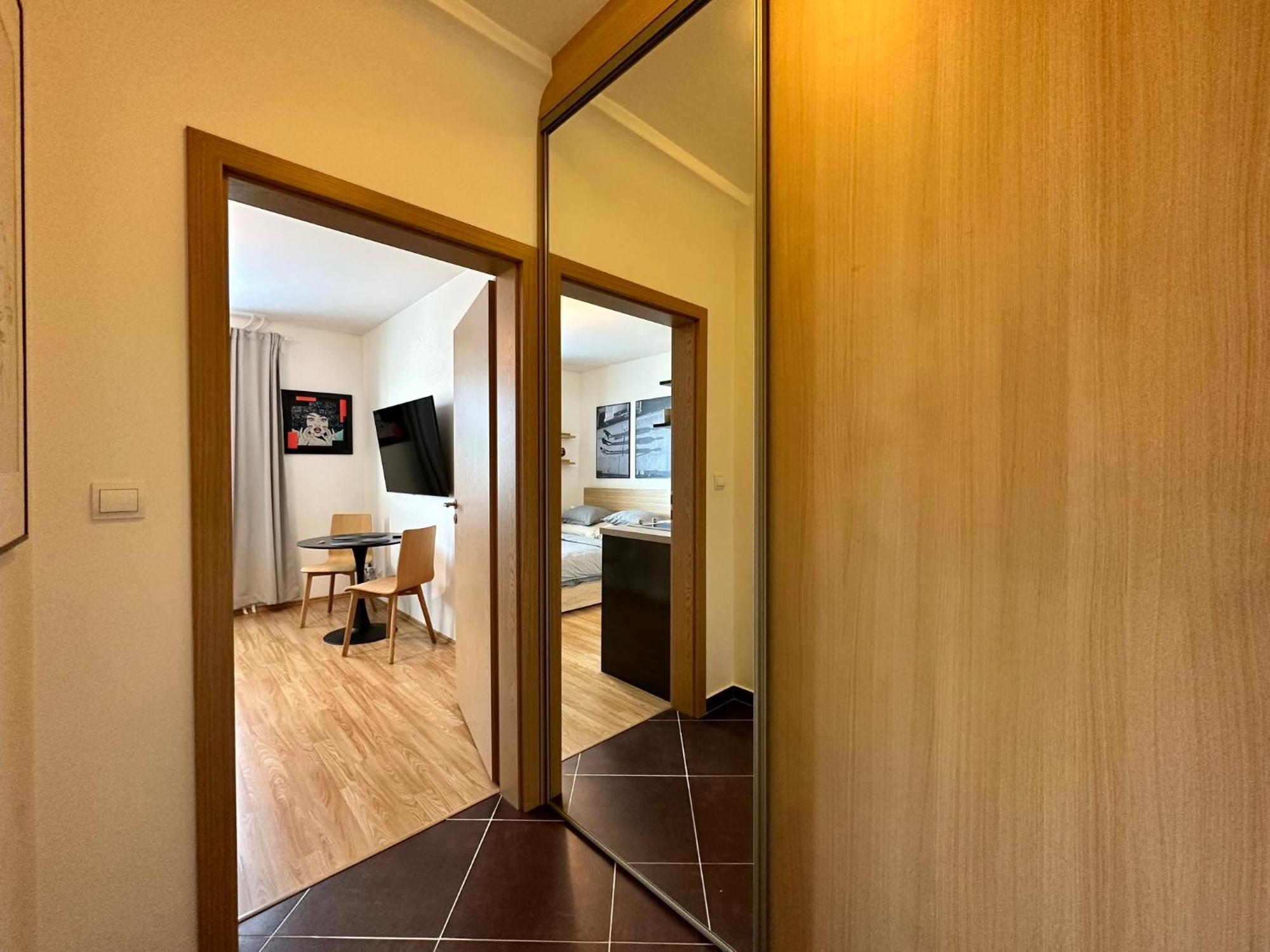 Cozy Studio Apartment In The Wider Center Bratislava Eksteriør bilde