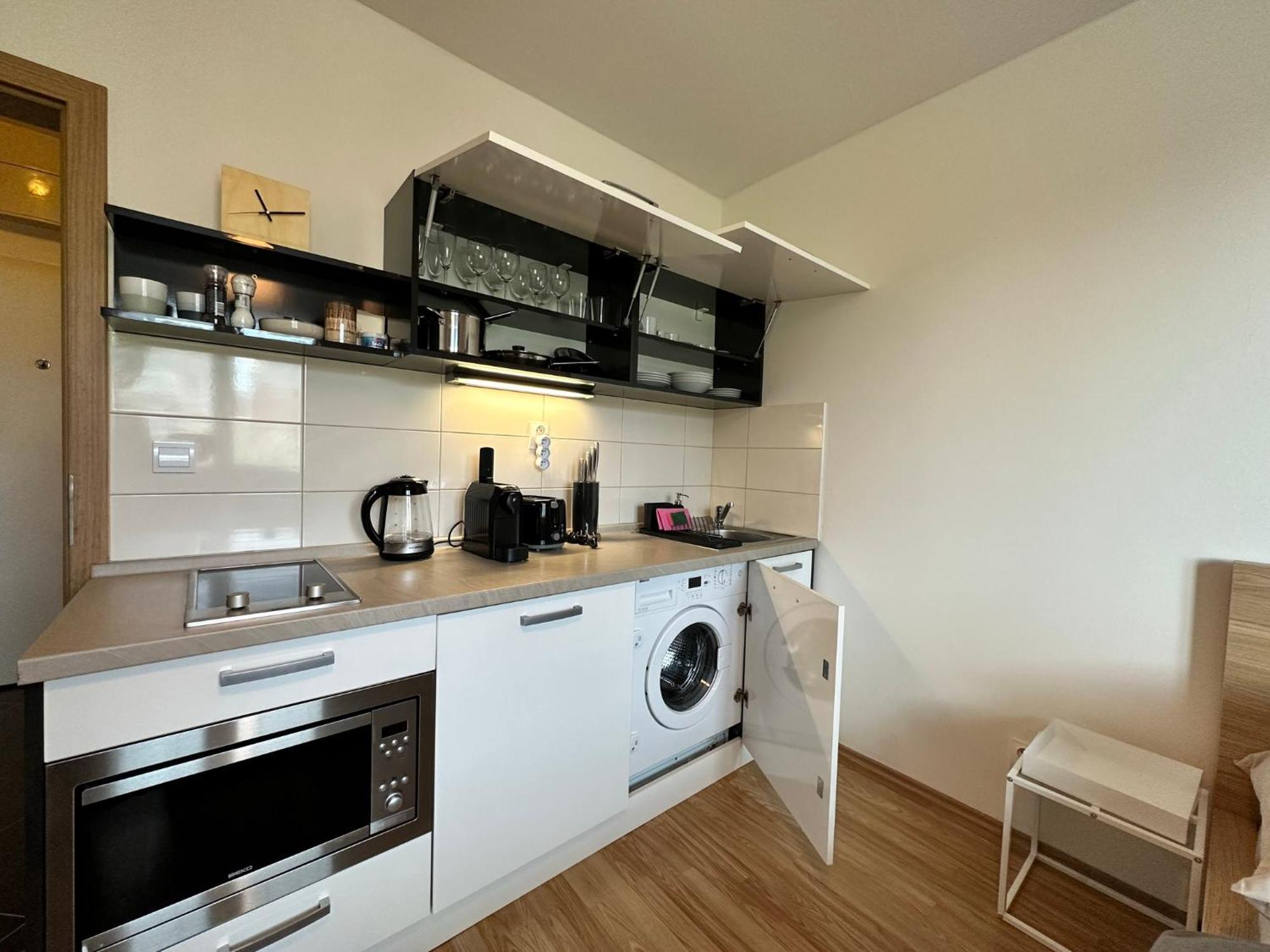 Cozy Studio Apartment In The Wider Center Bratislava Eksteriør bilde